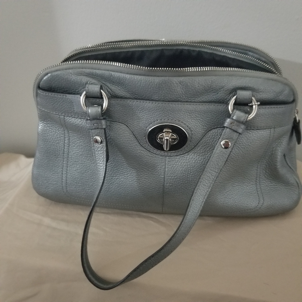 Authentic Coach Penelope Tote/COA